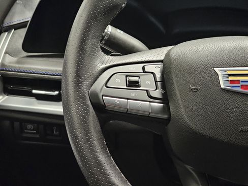 Used 2025 Cadillac XT4 Sport image 19