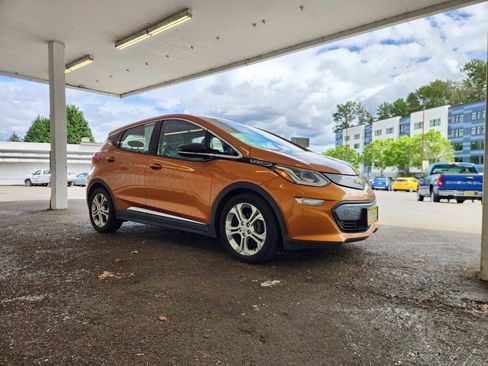 Used 2017 Chevrolet Bolt LT FWD image 7