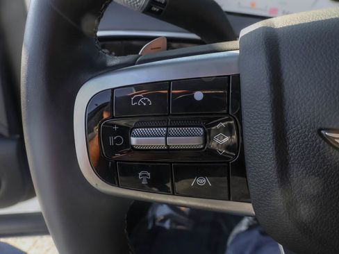 Used 2026 Genesis GV70 2.5T Select image 25