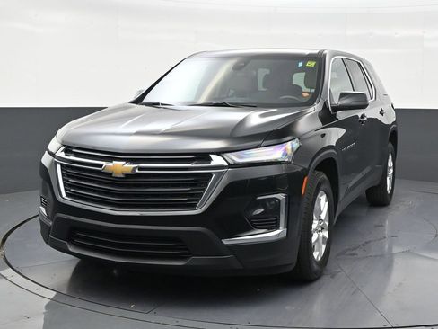 Used 2023 Chevrolet Traverse LS FWD image 8