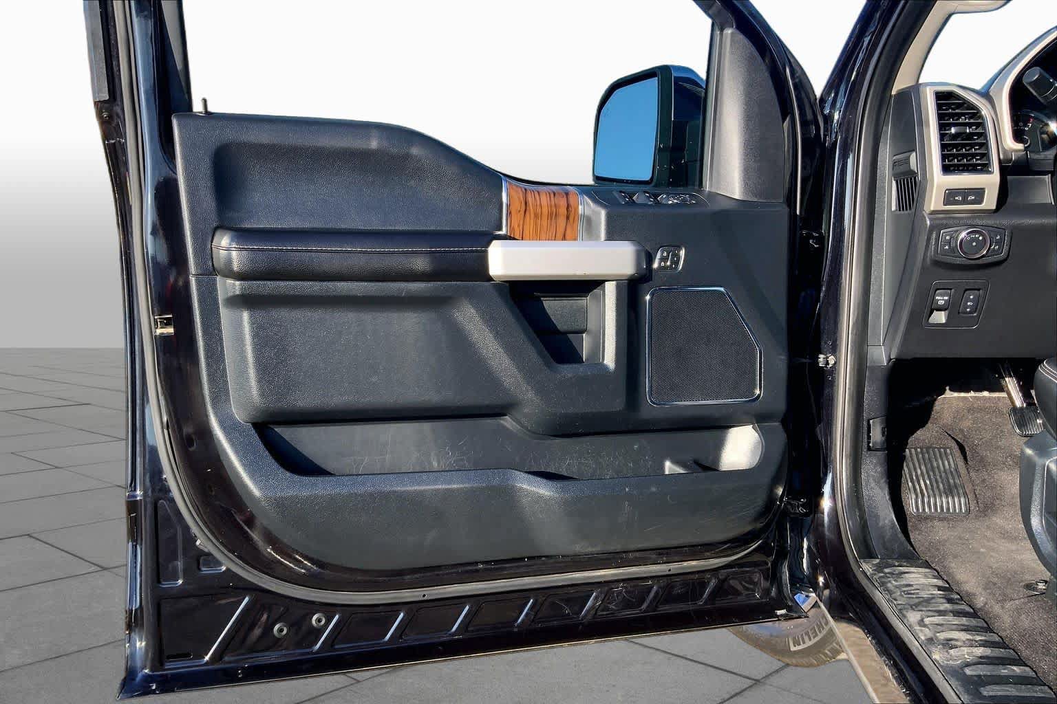 Used 2019 Ford F150 Lariat RWD image 18