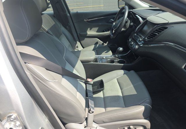 Used 2015 Chevrolet Impala LT FWD image 9