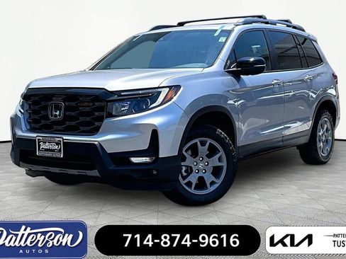 Used 2025 Honda Passport TrailSport image 1