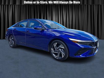 Used 2025 Hyundai Elantra SEL w/ Cargo Package