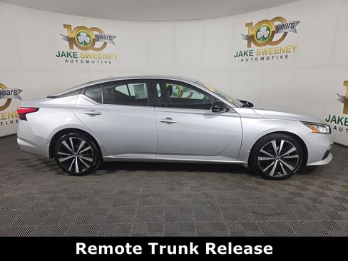 Used 2020 Nissan Altima 2.5 SR w/ Premium Package image 9