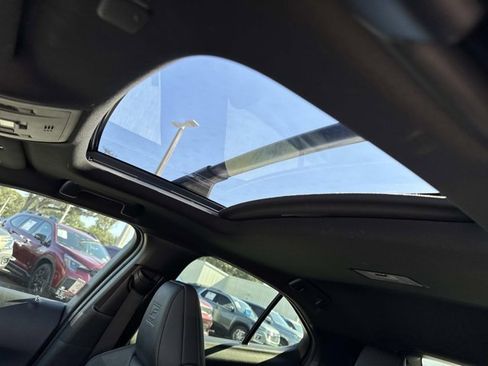 Used 2019 Lexus UX 200 F Sport image 31