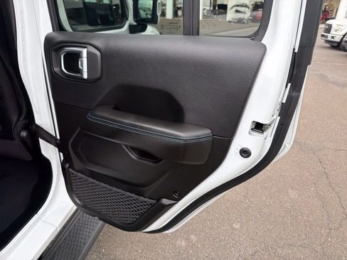 Used 2024 Jeep Wrangler High Altitude AWD/4WD image 16