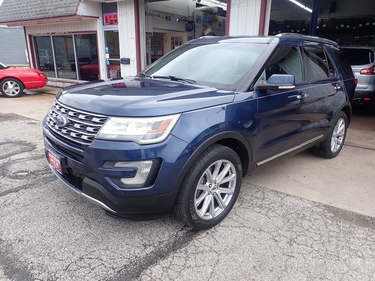 Used 2016 Ford Explorer Limited AWD/4WD image 2