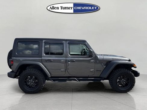 Used 2025 Jeep Wrangler Unlimited Sport AWD/4WD image 3
