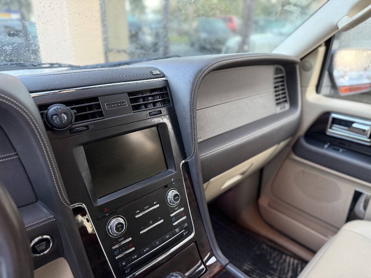 Used 2015 Lincoln Navigator 2WD w/ Equipment Group 101A Reserve image 6
