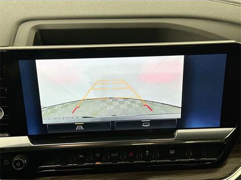 Used 2024 Chevrolet Silverado 1500 LT image 16