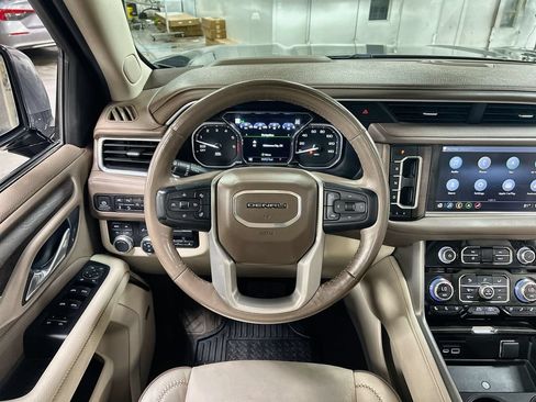 Used 2021 GMC Yukon XL Denali w/ Max Trailering Package AWD/4WD image 19