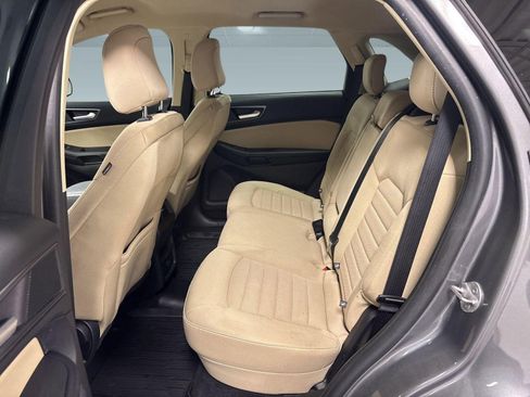 Used 2021 Ford Edge SE image 13
