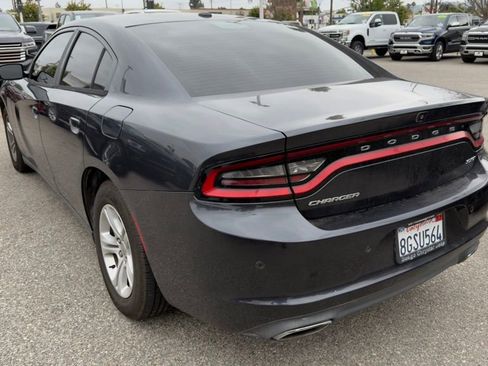 Used 2018 Dodge Charger SXT RWD image 5