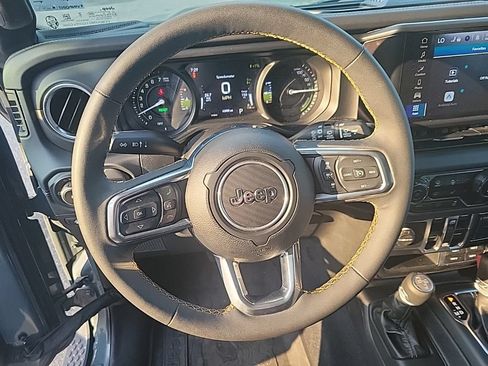 Used 2024 Jeep Wrangler Unlimited Sahara AWD/4WD image 26
