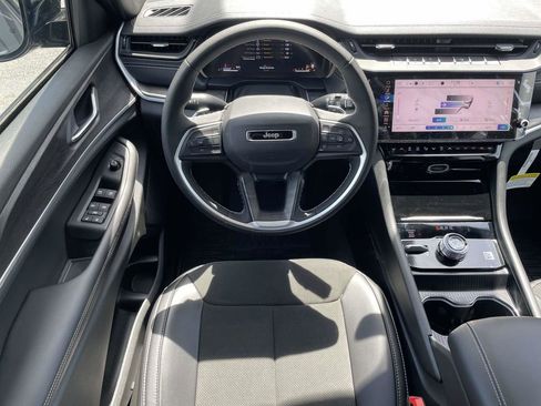 New 2026 Jeep Grand Cherokee Altitude AWD/4WD image 21