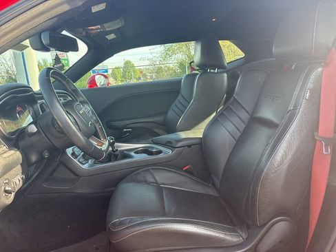 Used 2016 Dodge Challenger SRT Hellcat RWD image 9