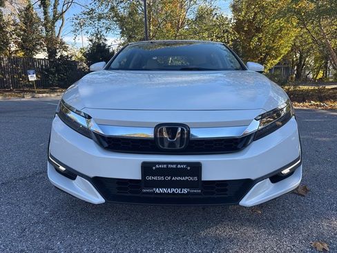 Used 2018 Honda Clarity Touring image 2