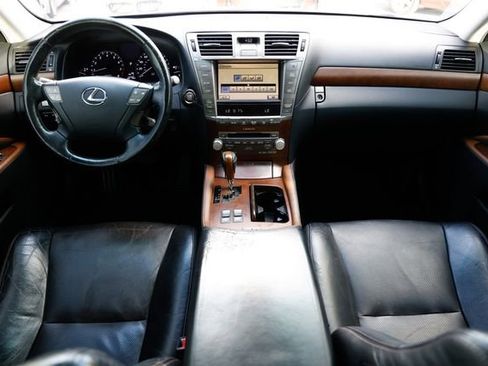 Used 2011 Lexus LS 460 4dr Sedan RWD image 2