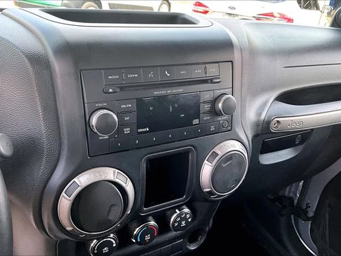 Used 2013 Jeep Wrangler Unlimited Sport w/ Connectivity Group AWD/4WD image 29