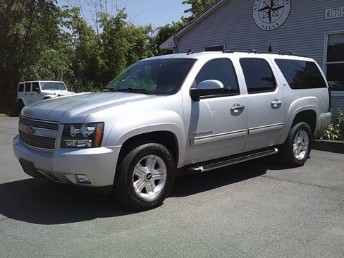 Used 2013 Chevrolet Suburban LT w/ Suspension Package, Off-Road AWD/4WD image 2