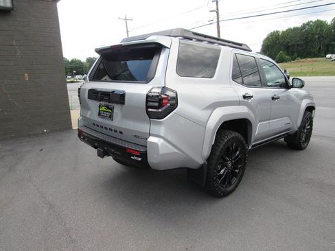 Used 2025 Toyota 4Runner Platinum AWD/4WD image 4