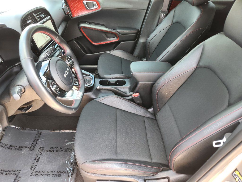 Certified 2024 Kia Soul GT-Line FWD image 22