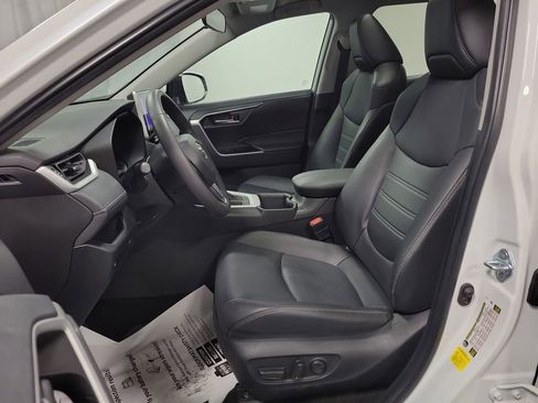 Used 2023 Toyota RAV4 XLE Premium FWD image 13