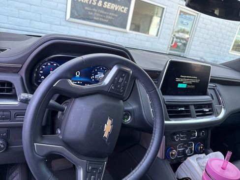 Used 2024 Chevrolet Tahoe LT w/ LT Signature Plus Package RWD image 4