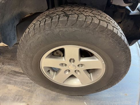 Used 2012 Jeep Wrangler Sport image 5