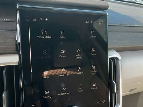 Used 2025 GMC Acadia Denali w/ Super Cruise Package image 15