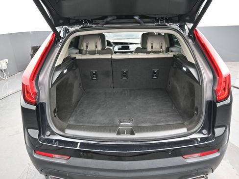 Used 2023 Cadillac XT4 Luxury w/ Cold Weather Package image 12