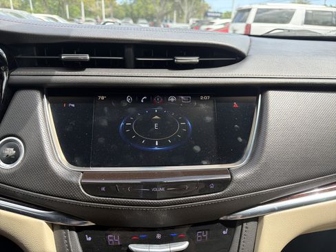 Used 2017 Cadillac XT5 Luxury FWD image 24