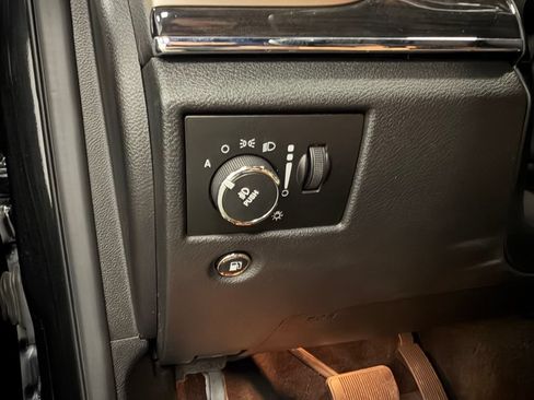 Used 2014 Jeep Grand Cherokee Overland AWD/4WD image 22