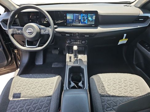 Used 2026 Nissan Kicks SV w/ SV Premium Package FWD image 10