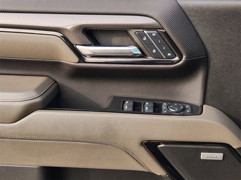 Used 2024 Chevrolet Silverado 2500 ZR2 w/ Technology Package image 23