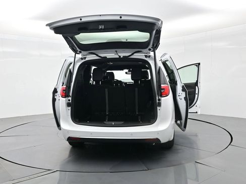 New 2026 Chrysler Pacifica Select image 31