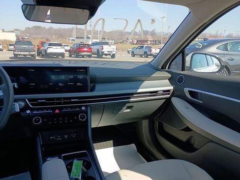 New 2025 Hyundai Sonata SEL image 11