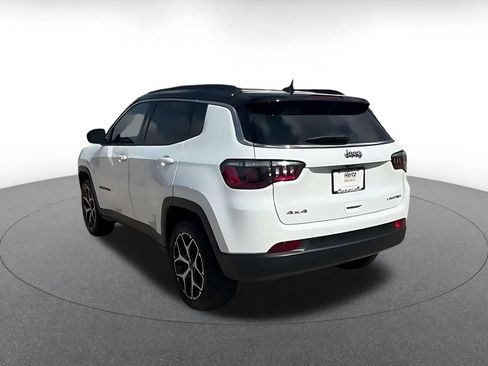 Used 2025 Jeep Compass Limited AWD/4WD image 11