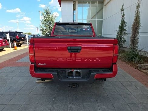 Used 2025 Toyota Tacoma SR5 w/ SR5 Upgrade Package AWD/4WD image 6