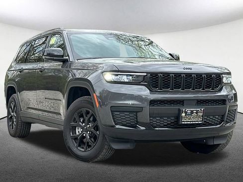 Used 2025 Jeep Grand Cherokee L Altitude AWD/4WD image 2