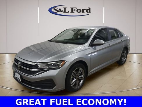 Used 2024 Volkswagen Jetta SE image 1