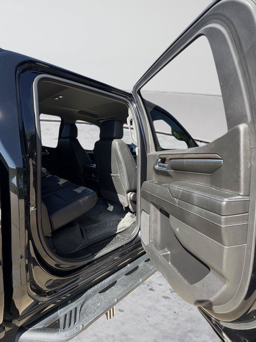 Used 2024 Chevrolet Silverado 1500 LT Trail Boss w/ LT Trail Boss Premium Package AWD/4WD image 16