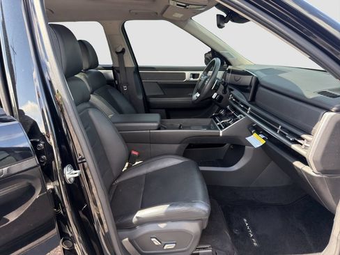 Used 2024 Hyundai Santa Fe Limited FWD image 18