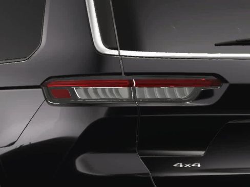 New 2025 Jeep Grand Cherokee L Limited image 12