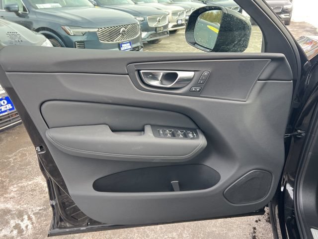 New 2026 Volvo XC60 B5 Plus w/ Protection Package Premier AWD/4WD image 23
