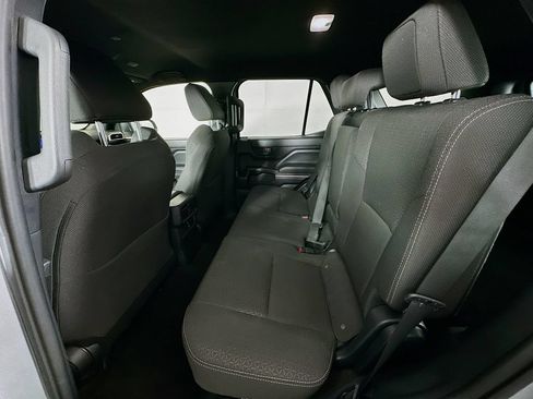 Used 2025 Toyota 4Runner SR5 AWD/4WD image 23
