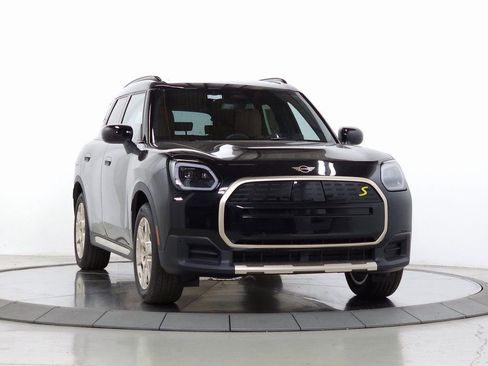 Used 2025 MINI Cooper Countryman SE image 1