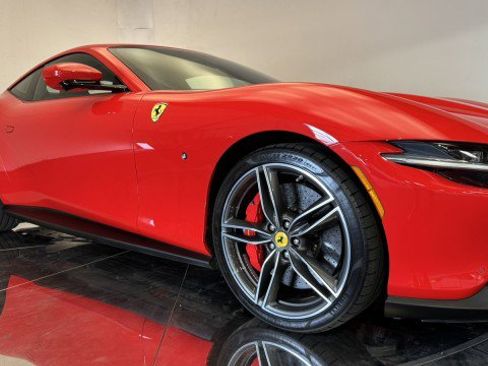 Used 2021 Ferrari Roma image 17