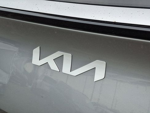 Used 2024 Kia Sportage LX FWD image 16